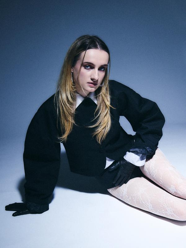 Imogen and the Knife